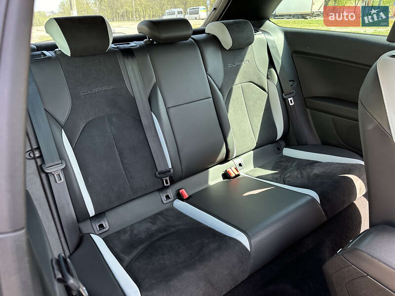 Хэтчбек SEAT Leon 2014 в Днепре
