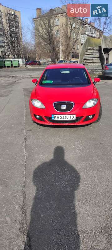 Хэтчбек SEAT Leon 2008 в Киеве