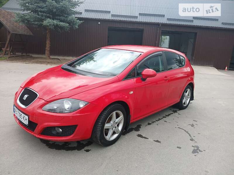 Хетчбек SEAT Leon 2011 в Бару