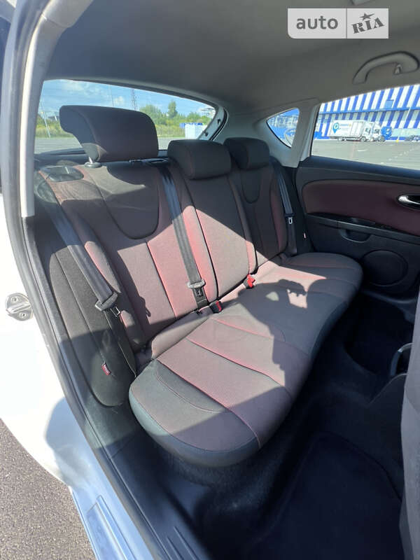 Хэтчбек SEAT Leon 2008 в Ровно