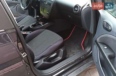 Хетчбек SEAT Leon 2006 в Мостиській