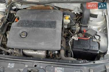 Хэтчбек SEAT Leon 2005 в 
