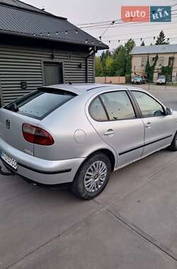 Хетчбек SEAT Leon 2000 в Тисмениці