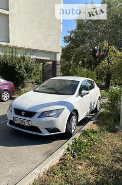 Хэтчбек SEAT Leon 2013 в Киеве