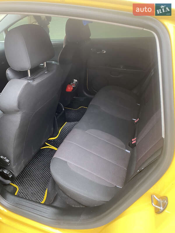 Хэтчбек SEAT Leon 2008 в Киеве