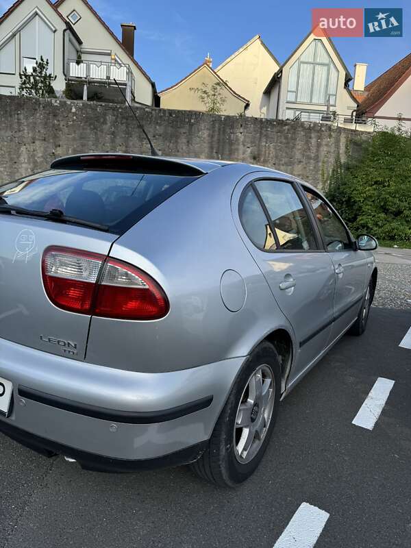 Хэтчбек SEAT Leon 2002 в Виннице