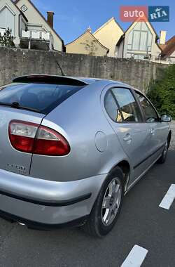 Хэтчбек SEAT Leon 2002 в 