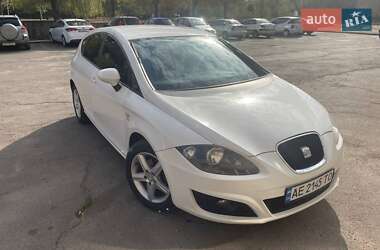 Хэтчбек SEAT Leon 2012 в 