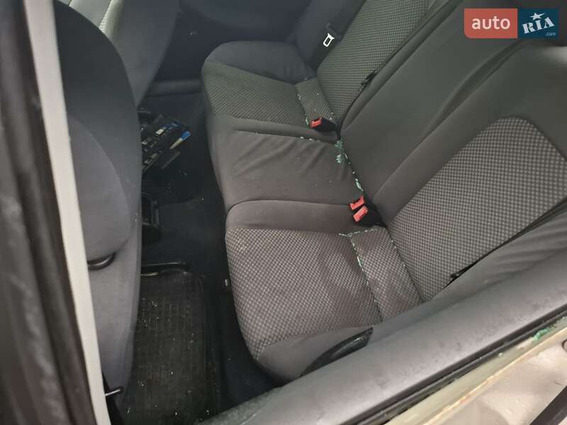 Хэтчбек SEAT Leon 2004 в Львове фото 3 Хэтчбек SEAT Leon 2004 в Львове