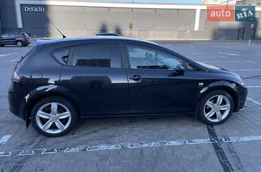 Хэтчбек SEAT Leon 2008 в Киеве