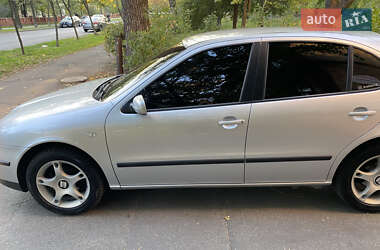 Хэтчбек SEAT Leon 2002 в 