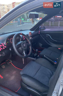 Хэтчбек SEAT Leon 2002 в 