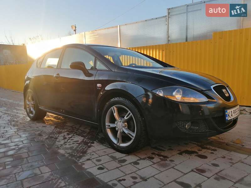 Хэтчбек SEAT Leon 2008 в 