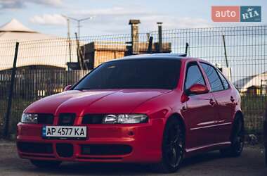 Хэтчбек SEAT Leon 2003 в Киеве