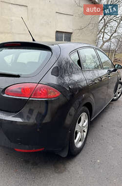 Хэтчбек SEAT Leon 2008 в Луцке