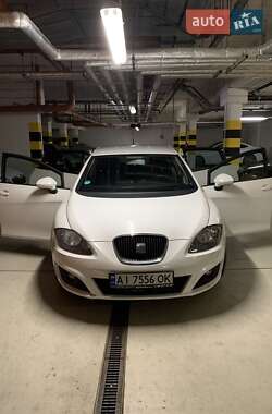 Хэтчбек SEAT Leon 2012 в 