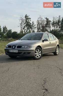 Хэтчбек SEAT Leon 2006 в Петропавловской Борщаговке