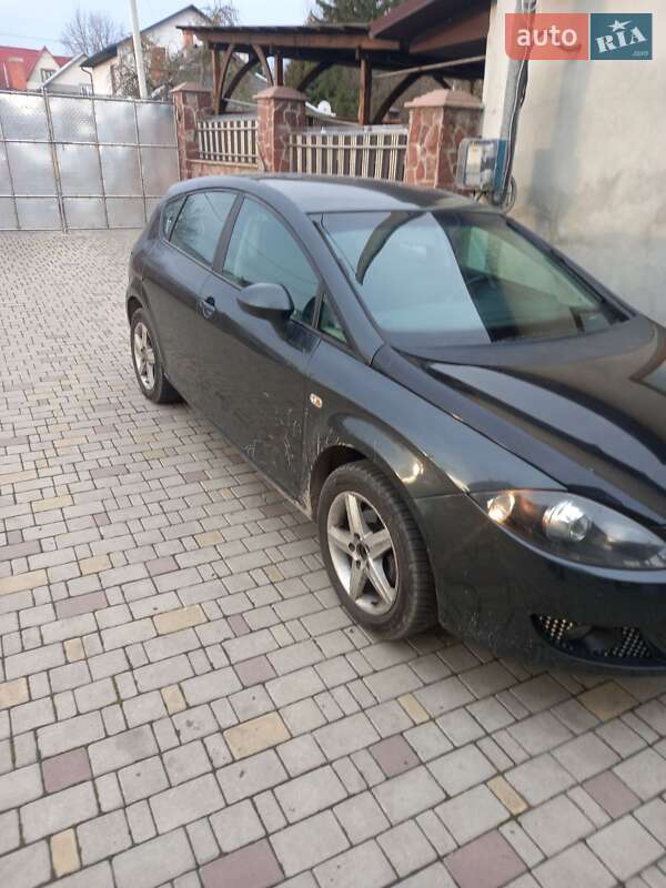 Хетчбек SEAT Leon 2011 в Хоросткові