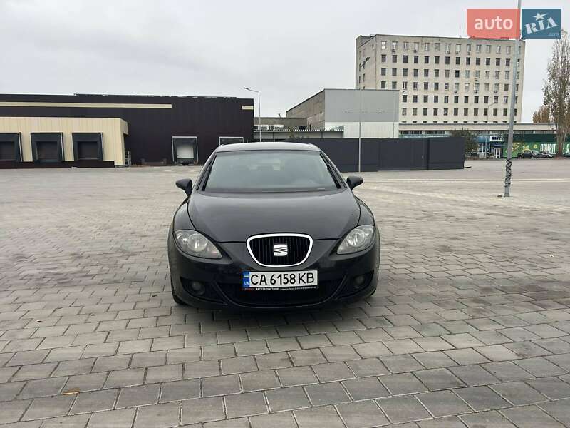 Хетчбек SEAT Leon 2006 в Черкасах