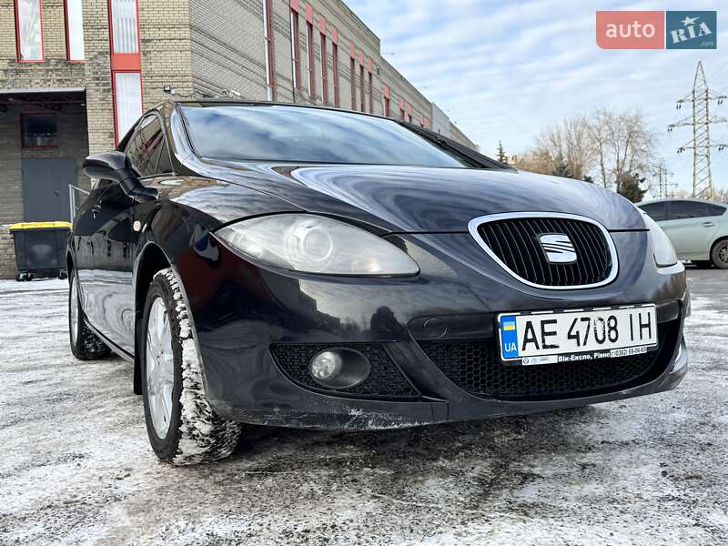 Хетчбек SEAT Leon 2006 в Дніпрі