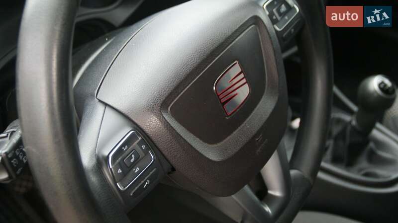 Хэтчбек SEAT Leon 2011 в Черкассах