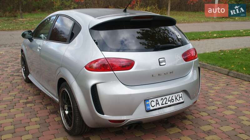 Хэтчбек SEAT Leon 2011 в Черкассах