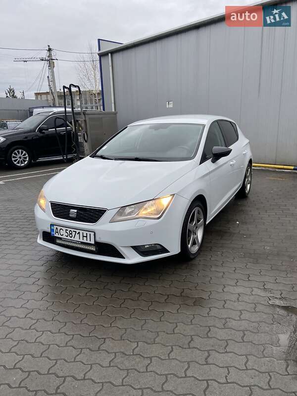 Хэтчбек SEAT Leon 2012 в Луцке
