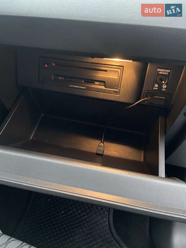 Хэтчбек SEAT Leon 2012 в Луцке