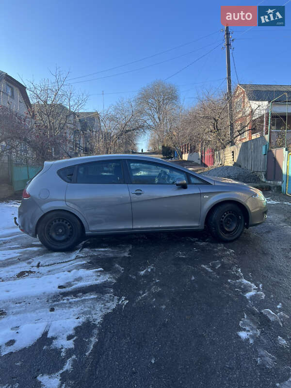 Хэтчбек SEAT Leon 2007 в Казатине