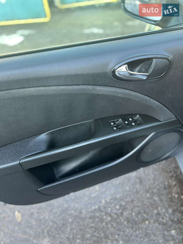 Хэтчбек SEAT Leon 2007 в Казатине
