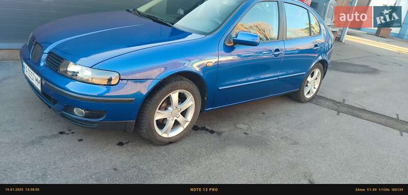 Хэтчбек SEAT Leon 1999 в Киеве