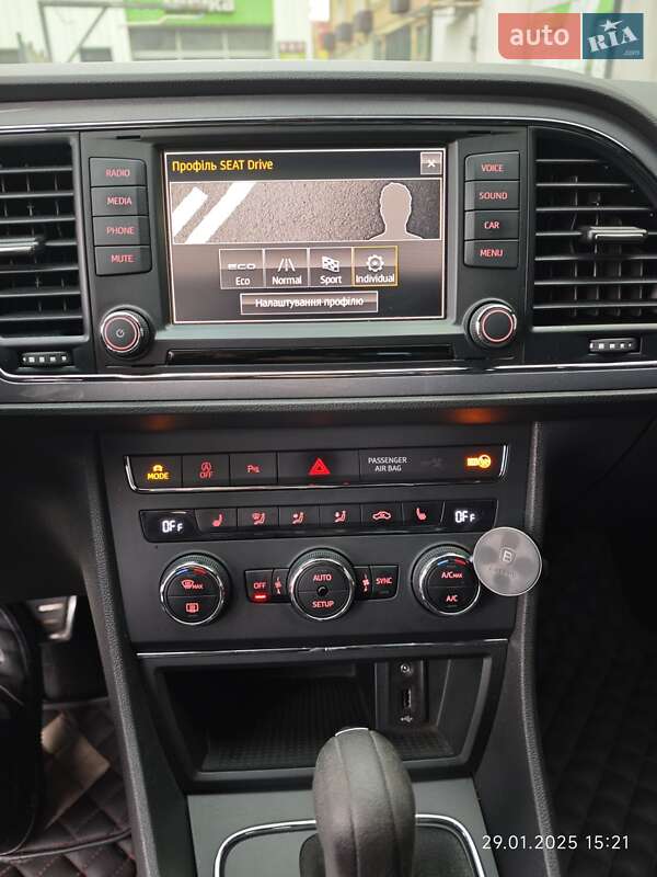 Хэтчбек SEAT Leon 2016 в Киеве