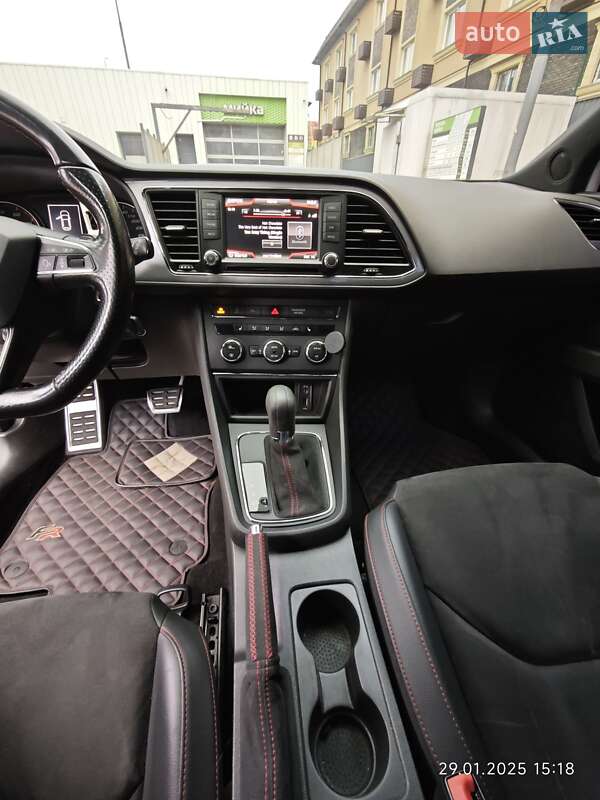 Хэтчбек SEAT Leon 2016 в Киеве