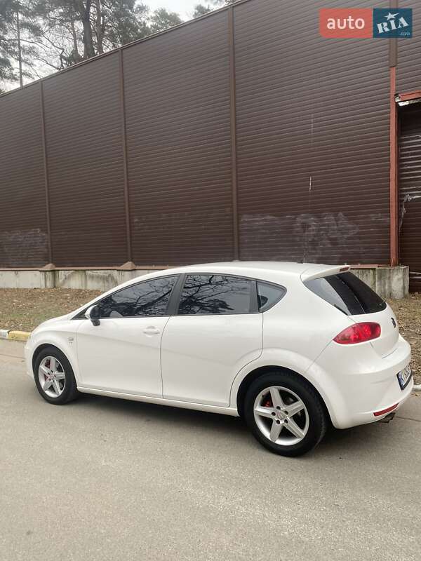 Хетчбек SEAT Leon 2010 в Києві