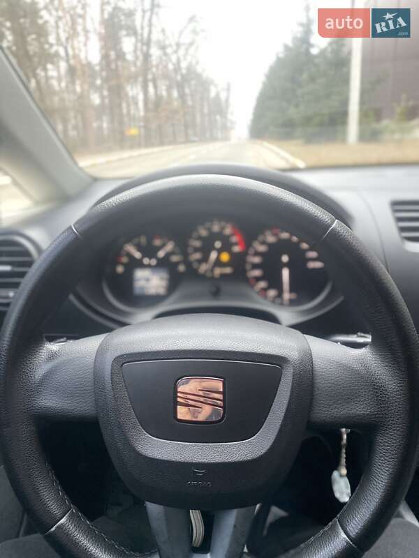 Хетчбек SEAT Leon 2010 в Києві