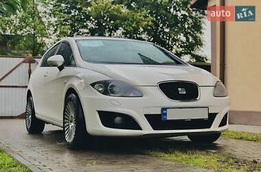 Хэтчбек SEAT Leon 2010 в Киеве