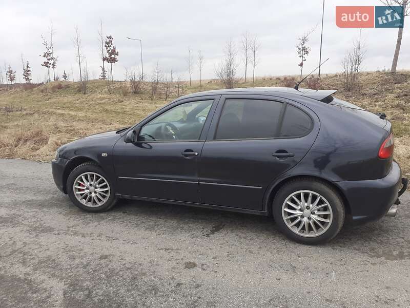 Хэтчбек SEAT Leon 2005 в Межгорье