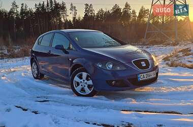 Хетчбек SEAT Leon 2005 в Петропавлівській Борщагівці