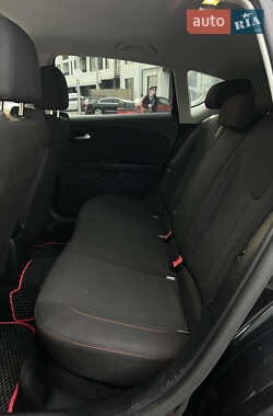 Хэтчбек SEAT Leon 2011 в 
