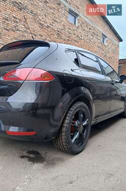 Хэтчбек SEAT Leon 2008 в 