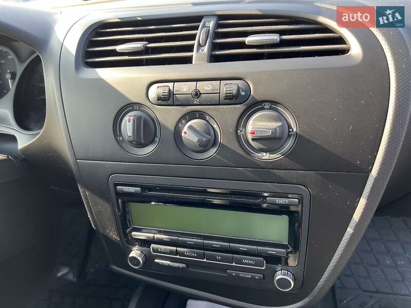 Хэтчбек SEAT Leon 2011 в Киеве фото 22 Хэтчбек SEAT Leon 2011 в Киеве