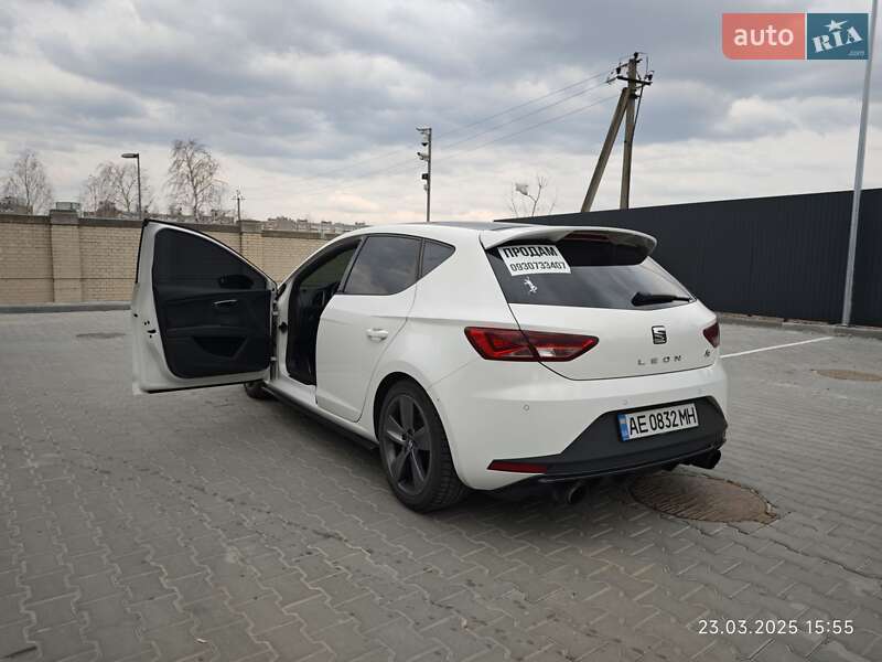 Хэтчбек SEAT Leon 2016 в Киеве