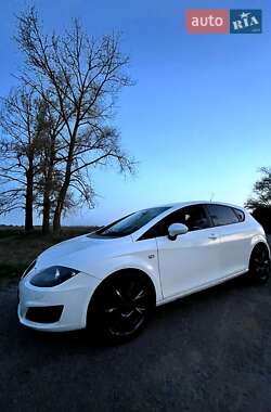 Хэтчбек SEAT Leon 2011 в 