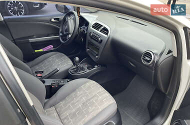 Хетчбек SEAT Leon 2010 в 