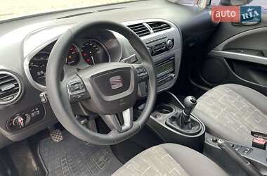 Хетчбек SEAT Leon 2010 в 