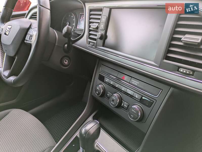 Хэтчбек SEAT Leon 2017 в Киеве