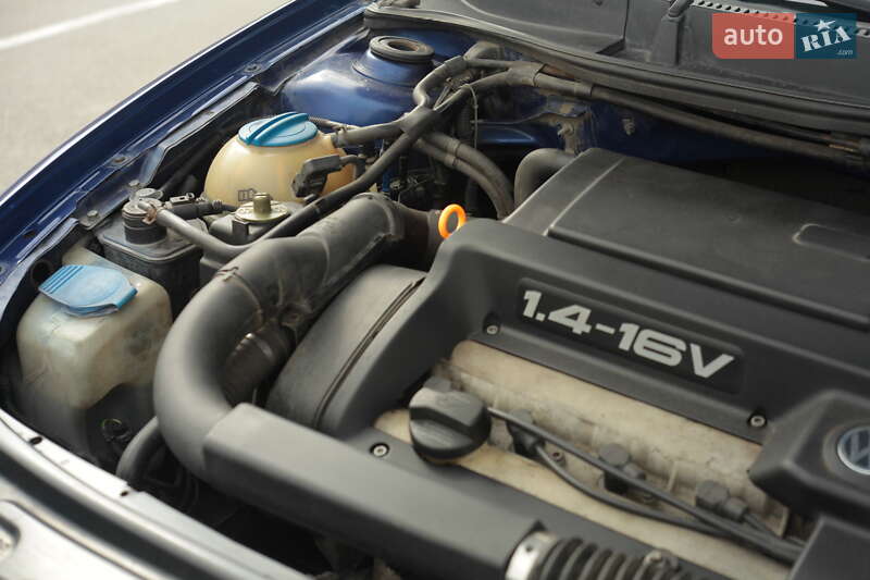 Хетчбек SEAT Leon 2000 в Ірпені