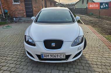 Хэтчбек SEAT Leon 2011 в 