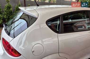 Хэтчбек SEAT Leon 2011 в 