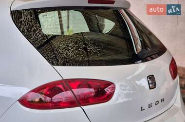 Хэтчбек SEAT Leon 2011 в 